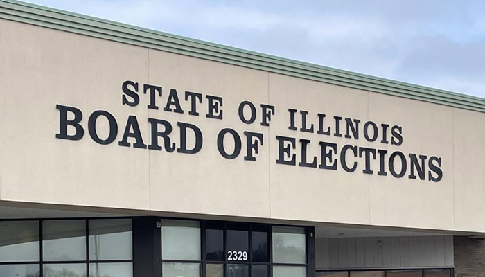 Trump faces ballot challenge in Illinois minutes after filing his petitions