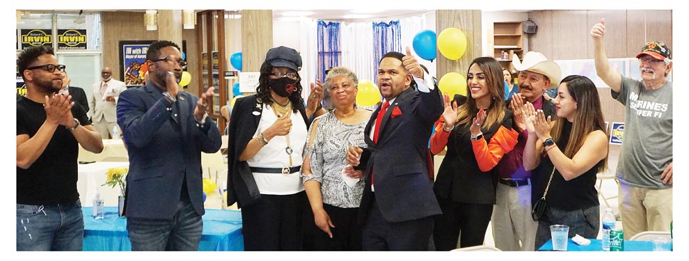 Re-elected Aurora Mayor Richard Irvin gives victory speech, Select ...