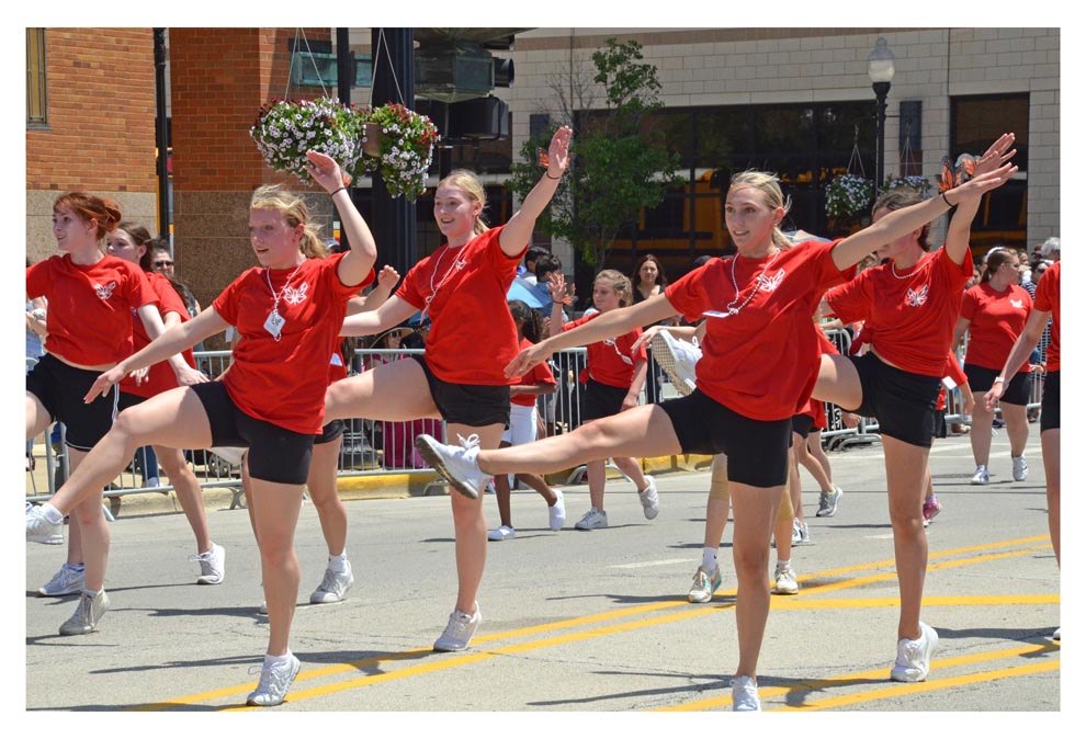 Aurora Memorial Day parade captures the spirit of commemoration – The Voice