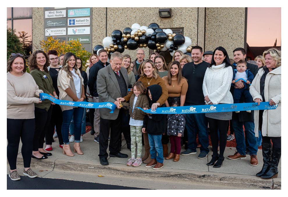 Batavia Chamber Of Commerce Ribbon Cutting Ceremonies Hollis Jewelers