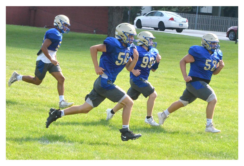 Christian Rago Aurora Central Catholic High School football team stars practice – The ...