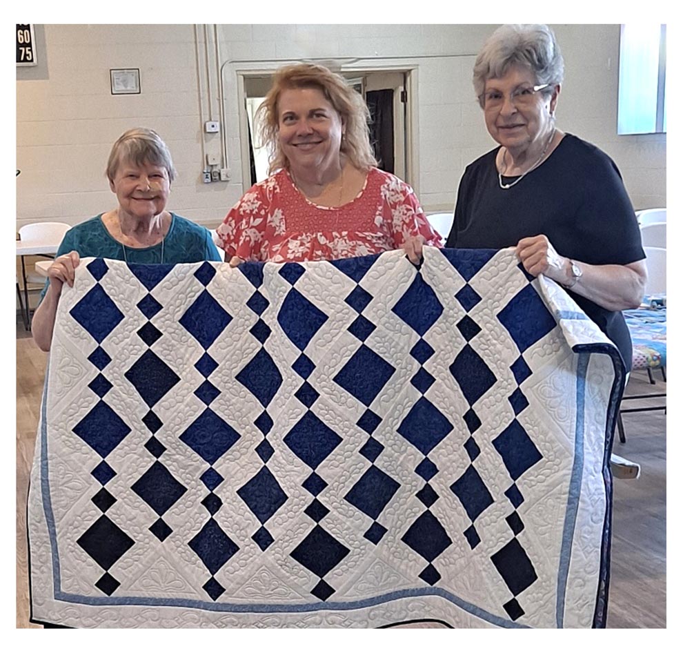 The Quilters Dozen’s 2024 Prairiefest Quilt Raffle Winner – The Voice