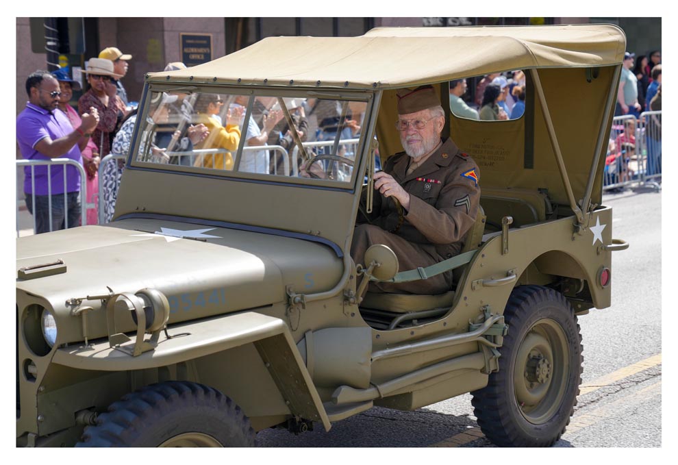 Aurora Memorial Day parade, Grand Marshal Arlen Peterson – The Voice